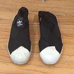 Adidas 7.5 Superstar Slip on black
